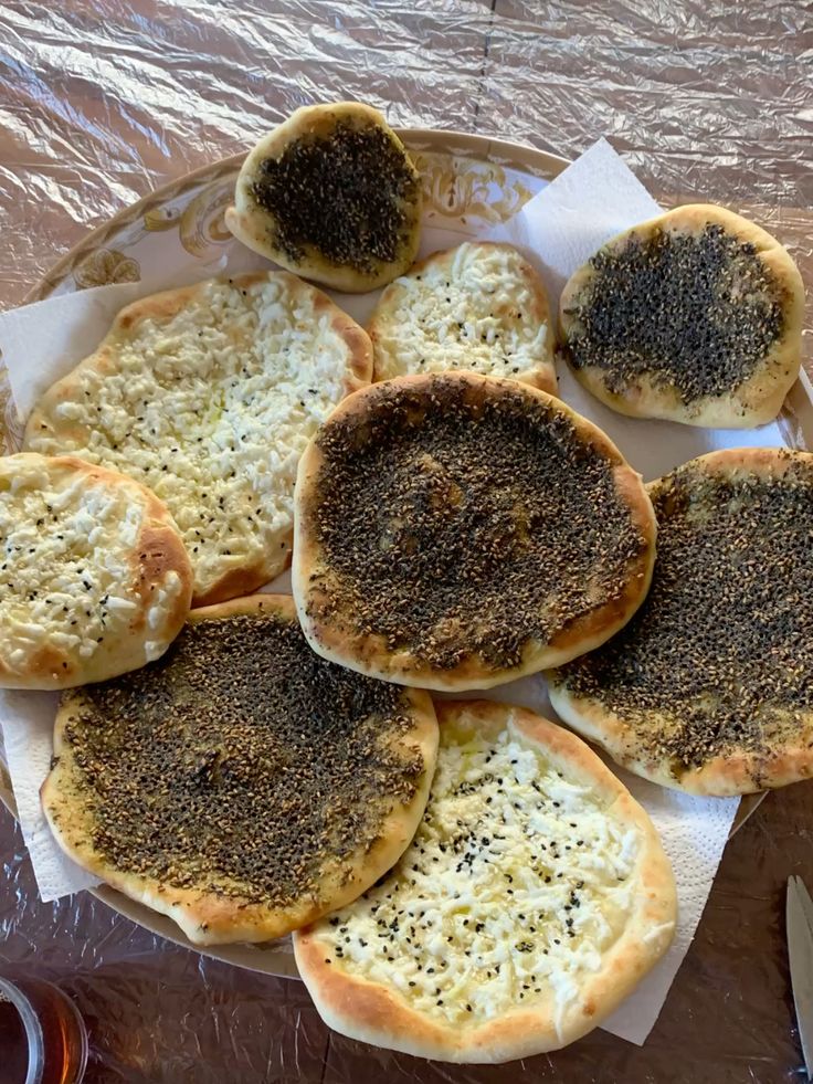 مناقيش 